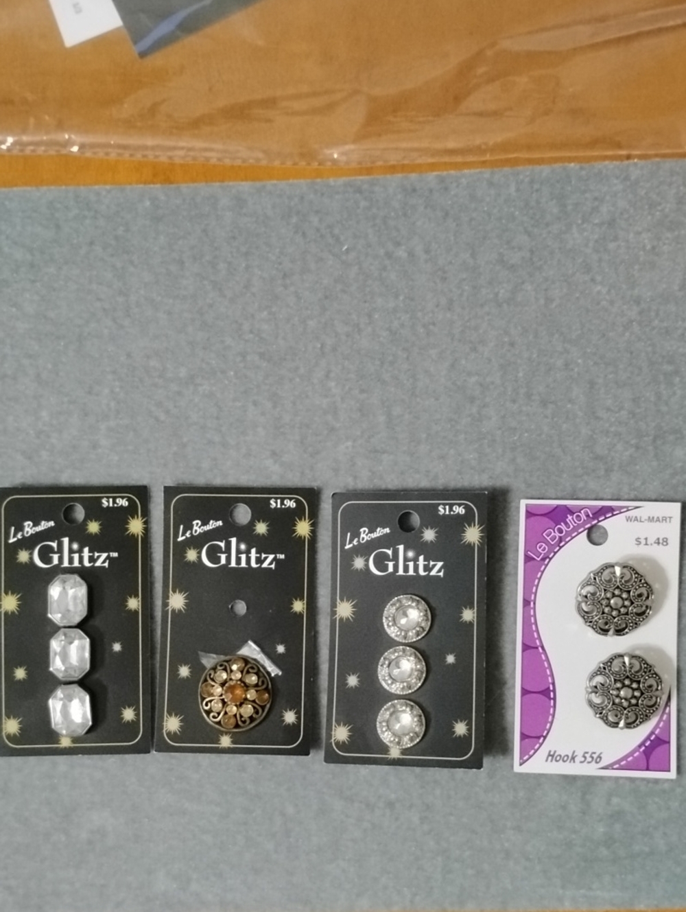 Glitz Silver Accent Button Set - Silver